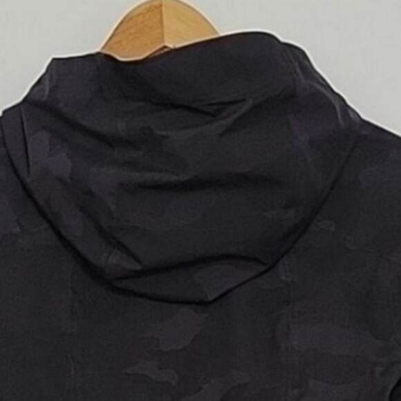 Lululemon Break A Trail Jacket - Picture 4 of 11